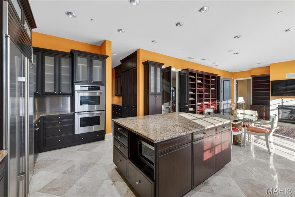 622 Forest Court Unit: 4A