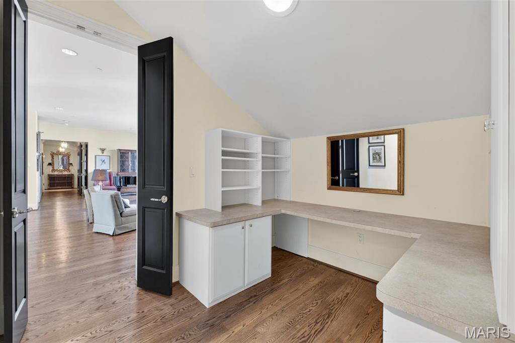 622 Forest Court Unit: 4A