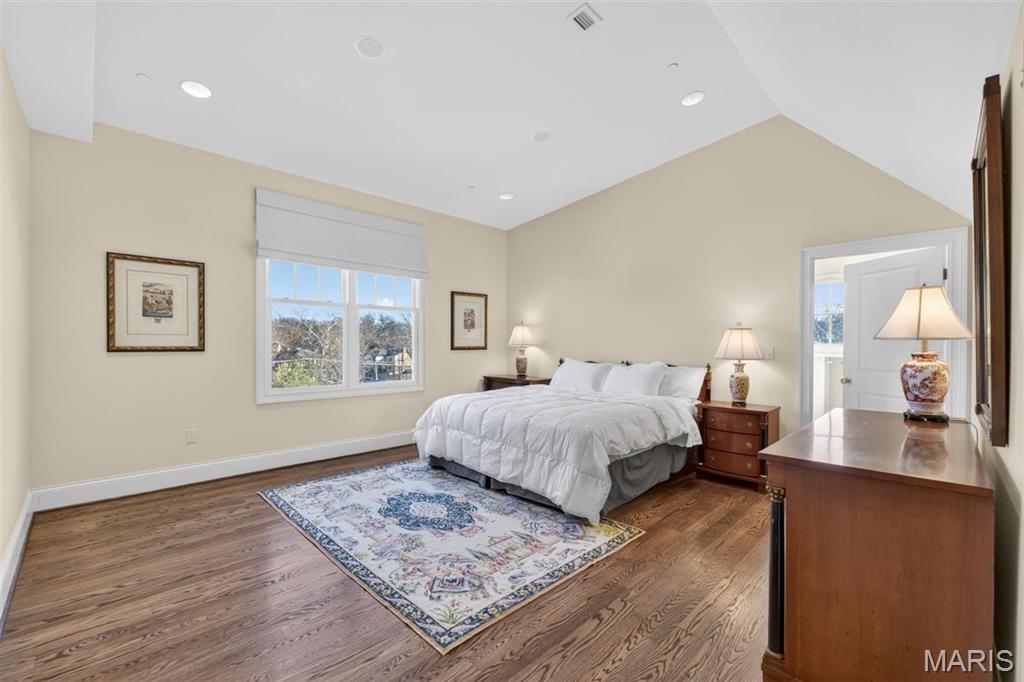 622 Forest Court Unit: 4A