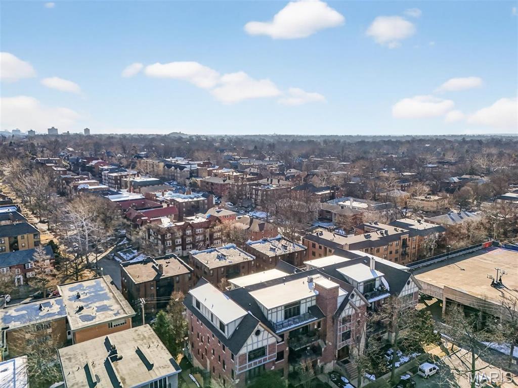 622 Forest Court Unit: 4A