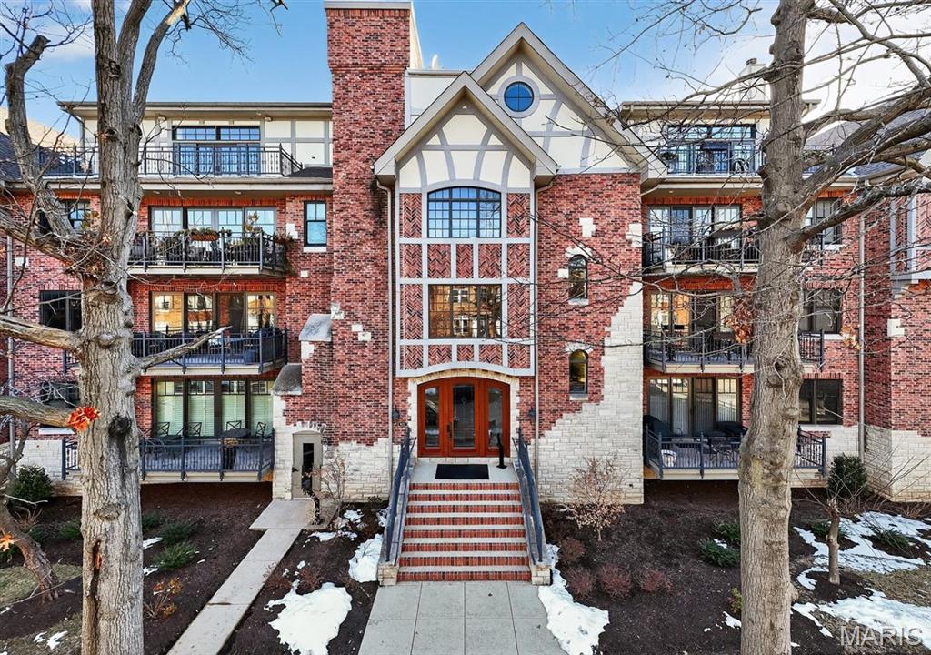 622 Forest Court Unit: 4A