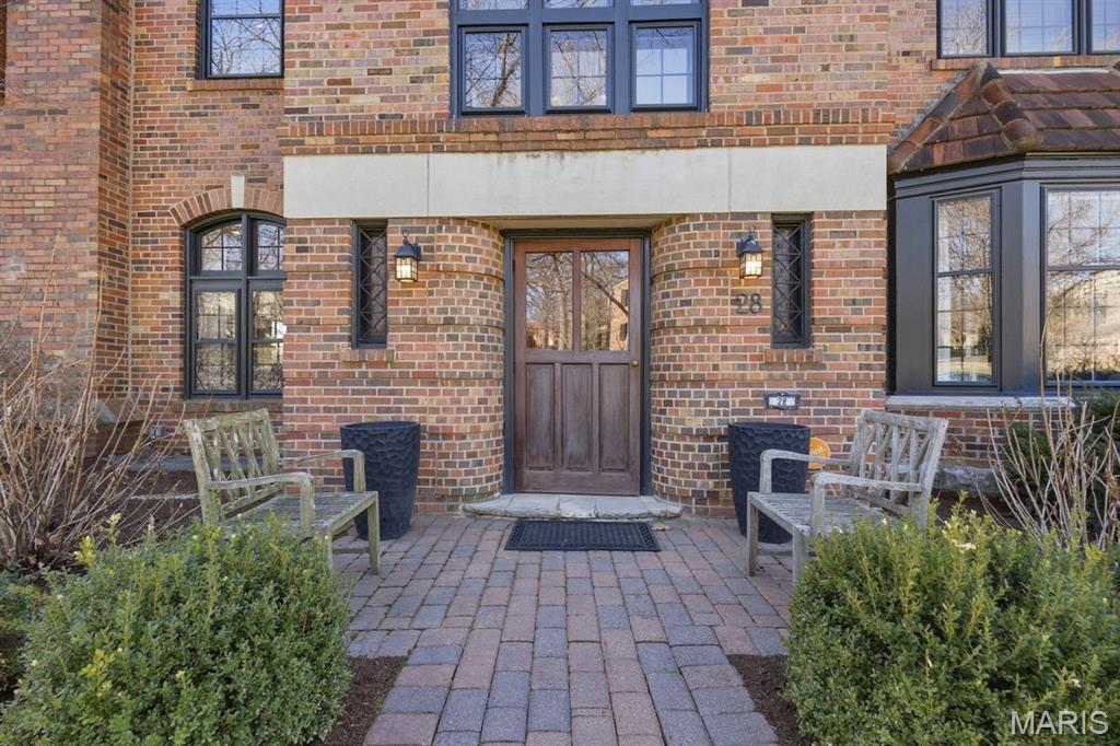 28 Lake Forest Drive