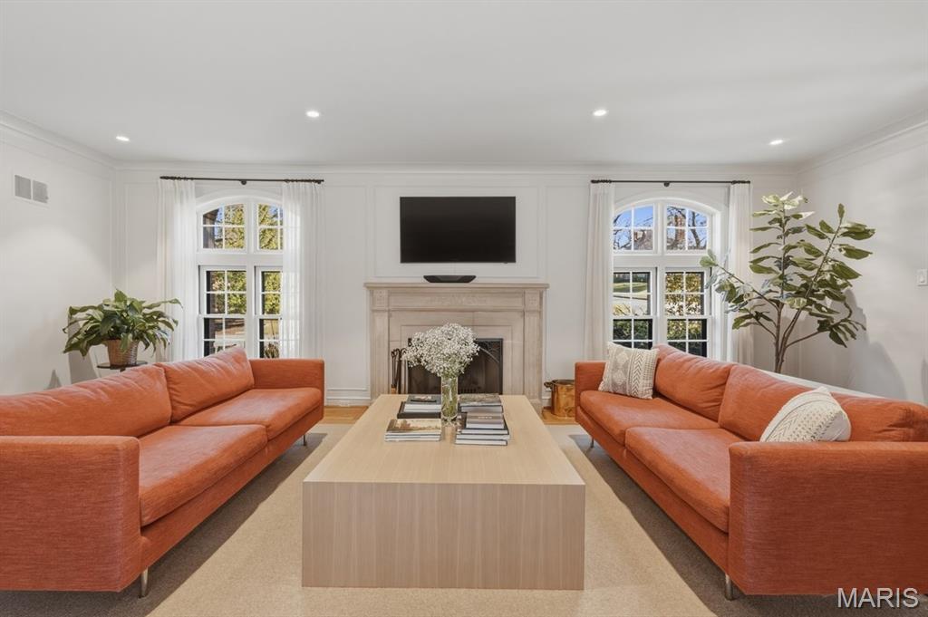 28 Lake Forest Drive