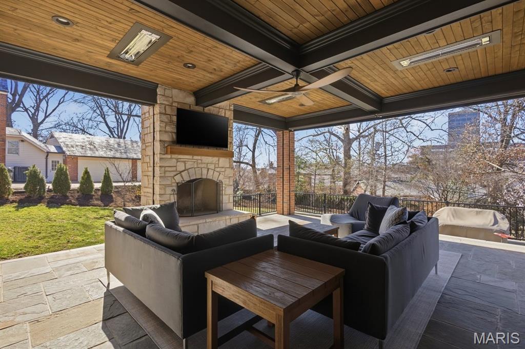 28 Lake Forest Drive