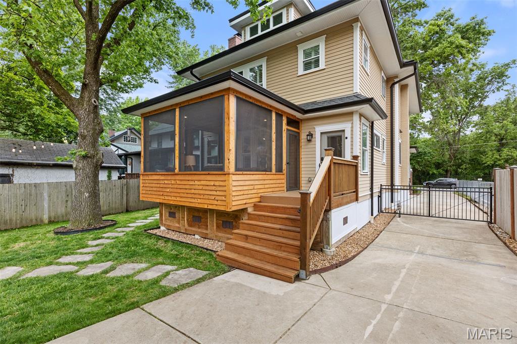 30 Gray Avenue