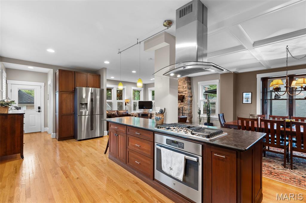 30 Gray Avenue