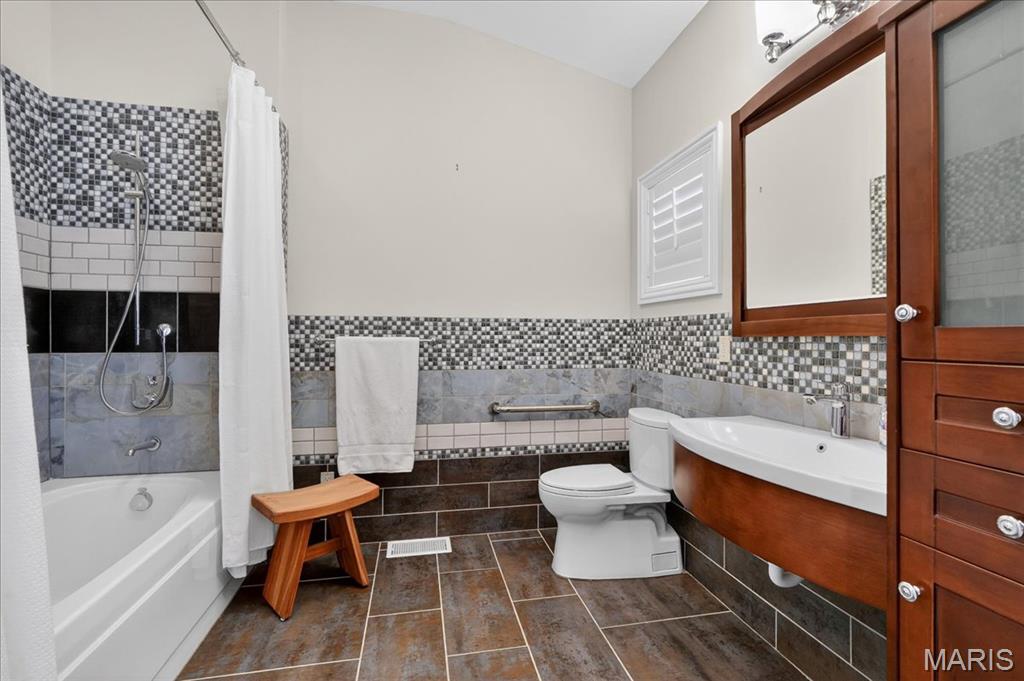 9998 Litzsinger Road