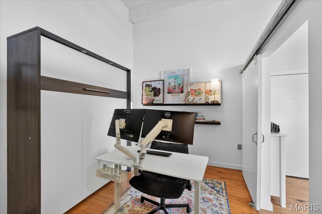 4242 Laclede Avenue Unit: 102