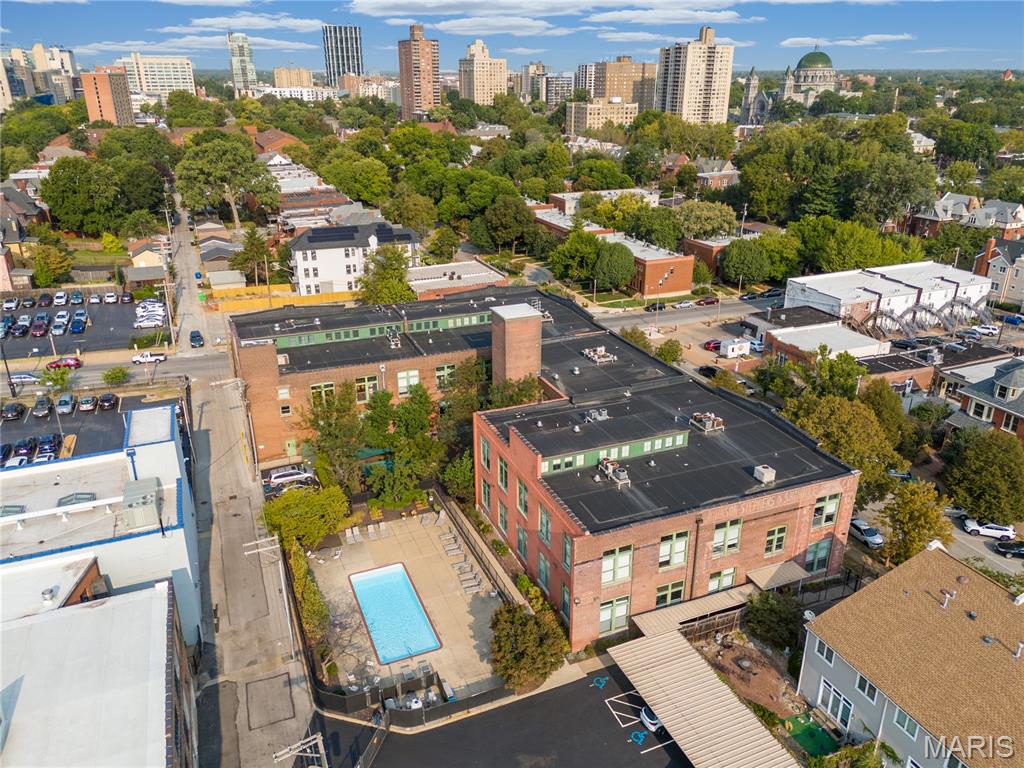 4242 Laclede Avenue Unit: 102