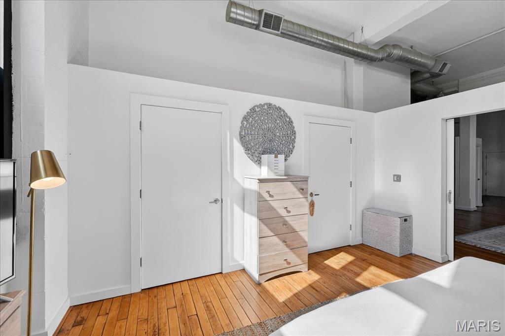 4242 Laclede Avenue Unit: 102