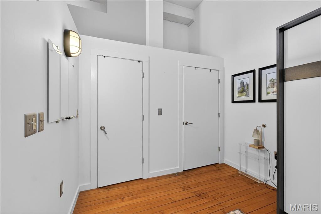 4242 Laclede Avenue Unit: 102