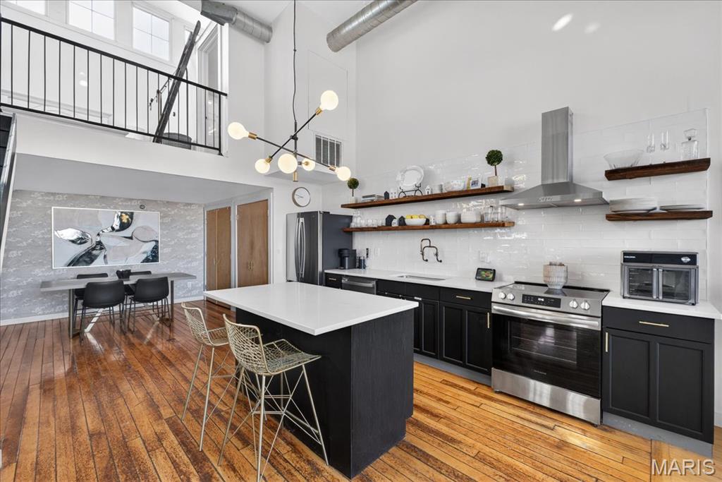 4242 Laclede Avenue Unit: 213