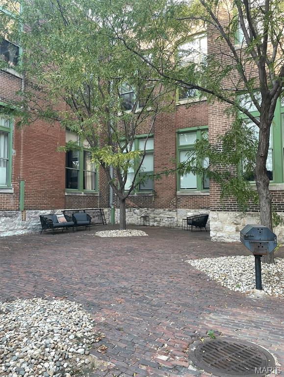 4242 Laclede Avenue Unit: 213