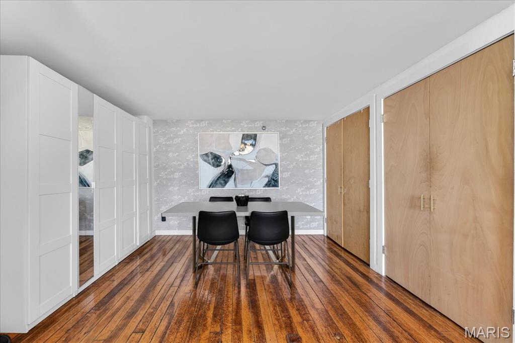 4242 Laclede Avenue Unit: 213