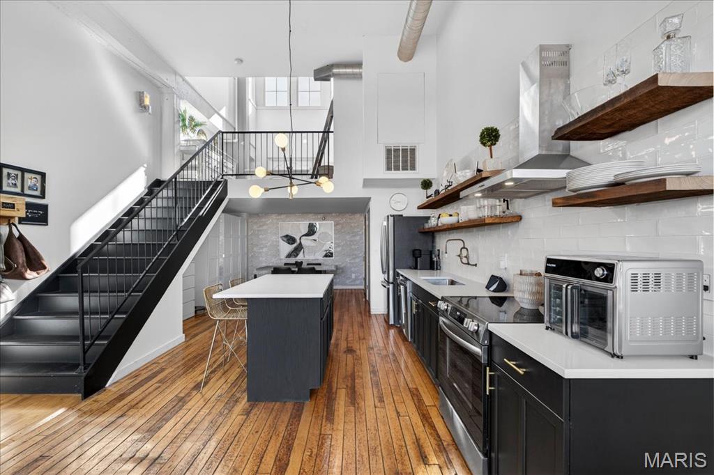 4242 Laclede Avenue Unit: 213