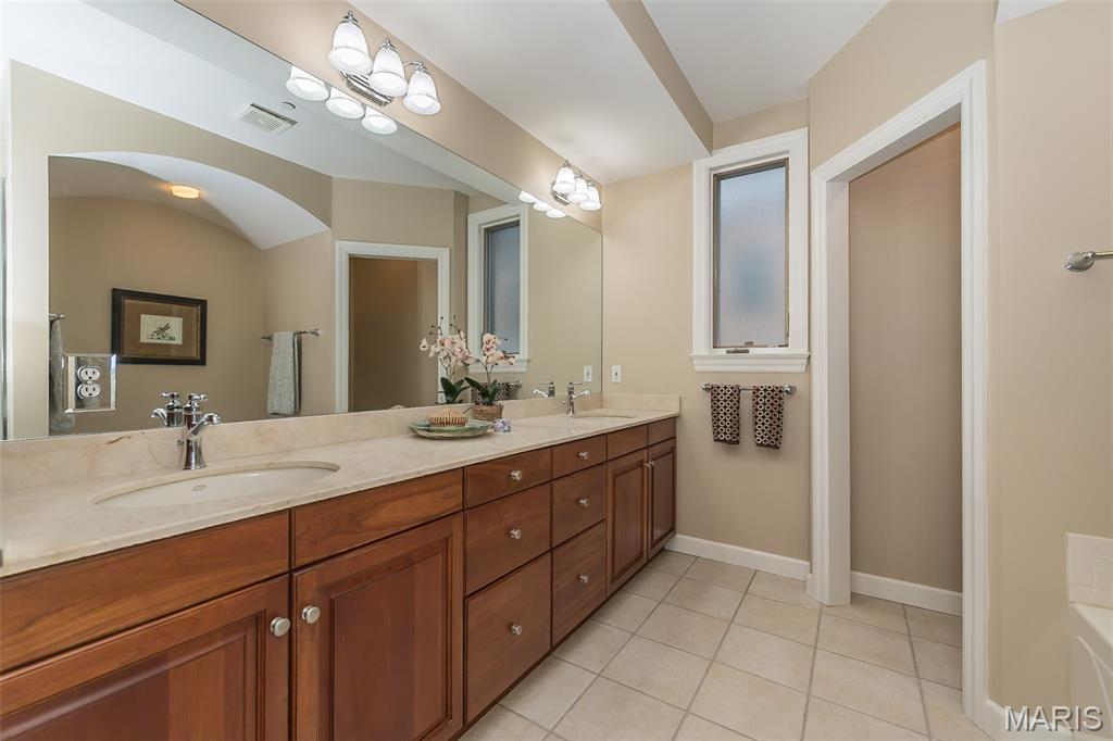 40 Brighton Way Unit: 2N