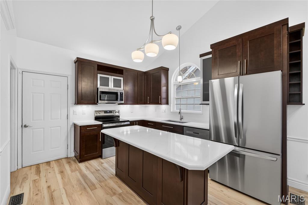 931 Wellesley Place Drive