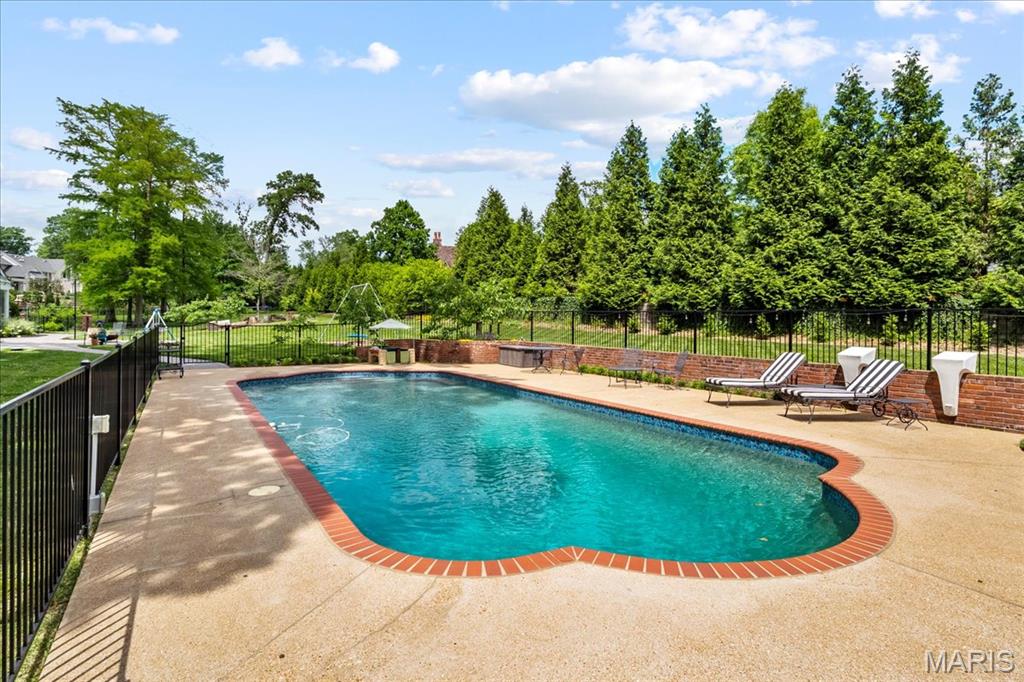 401 Steeplechase Lane