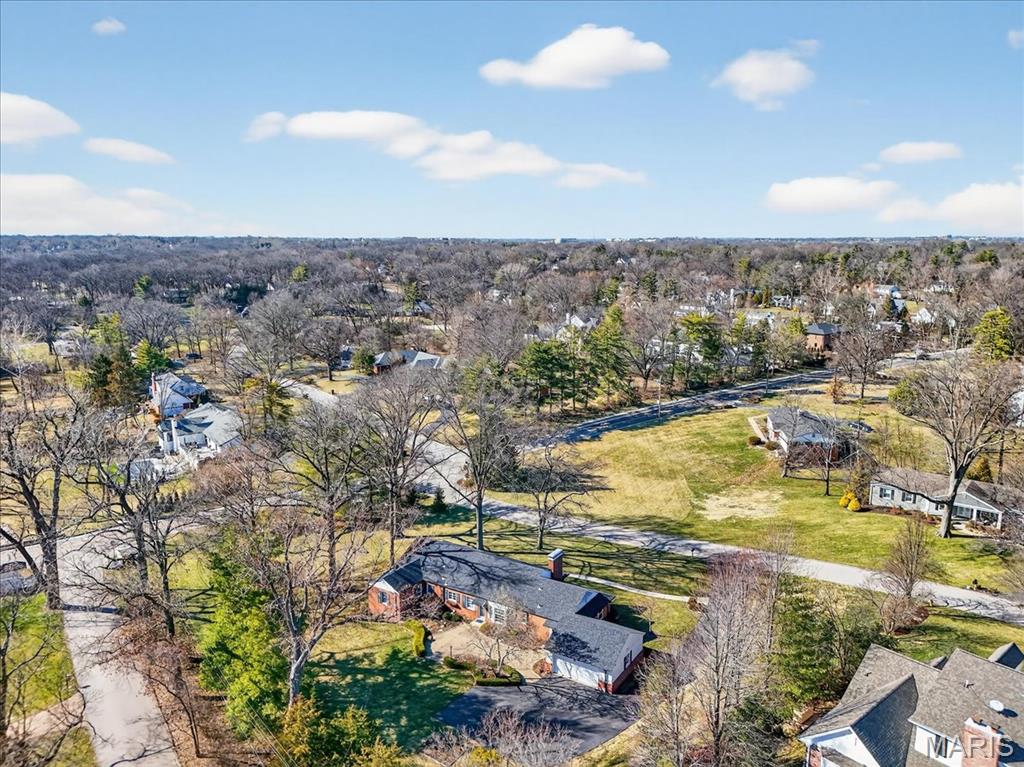 17 Outer Ladue Drive