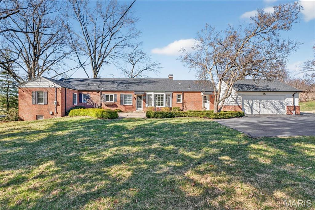 17 Outer Ladue Drive