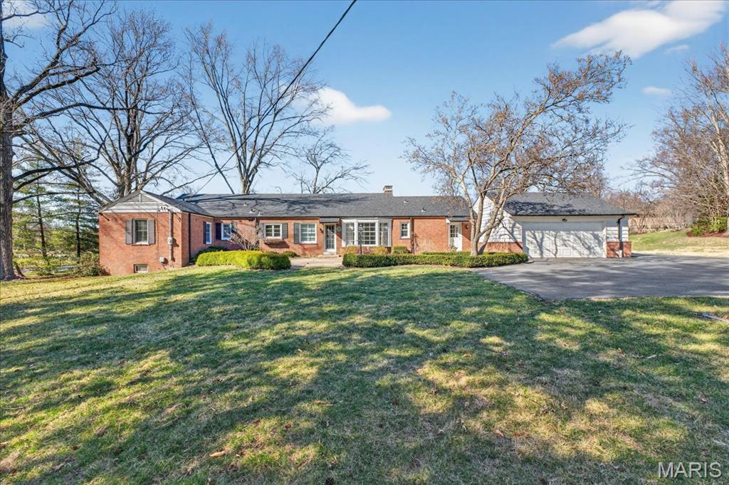 17 Outer Ladue Drive