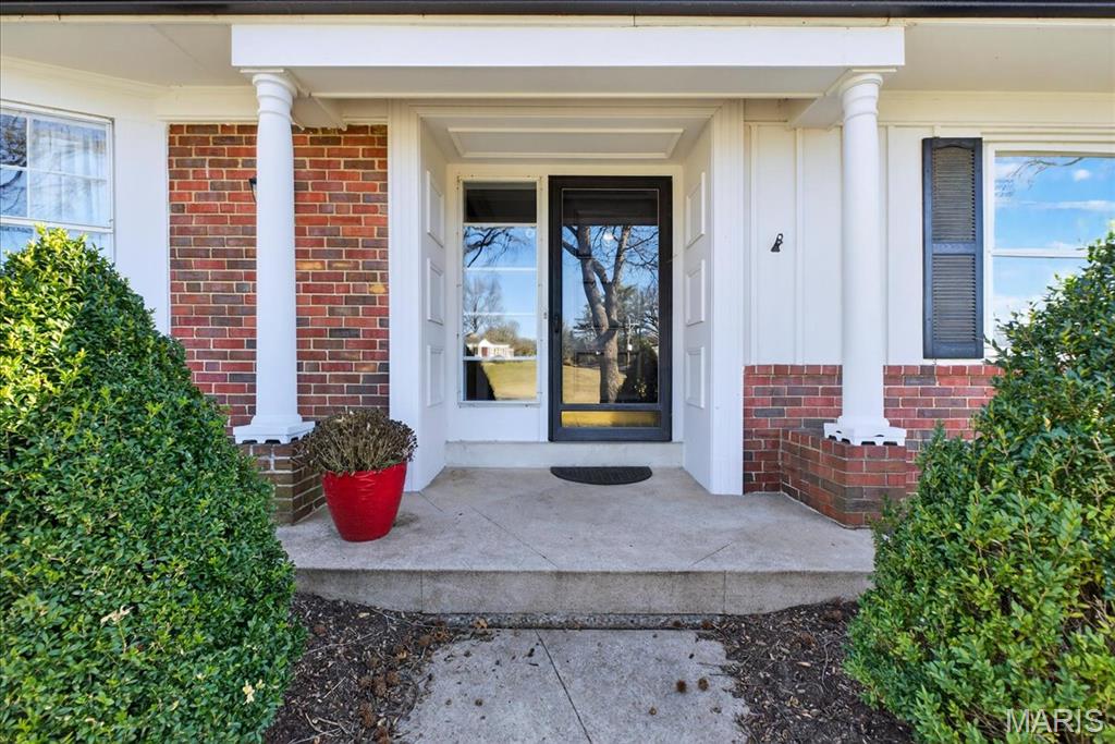 17 Outer Ladue Drive