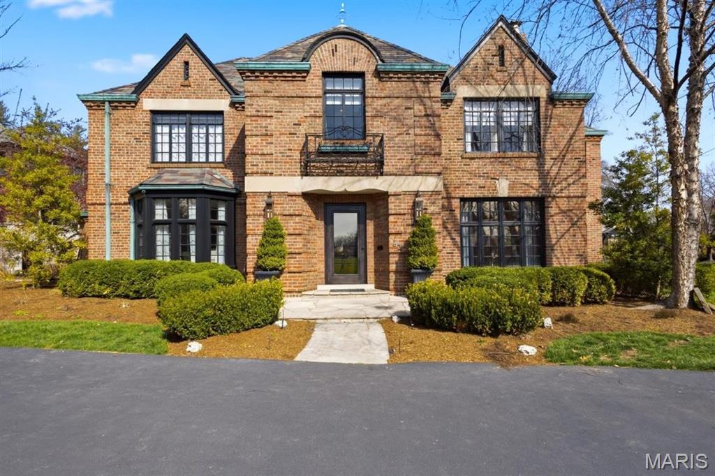 62 Lake Forest Drive