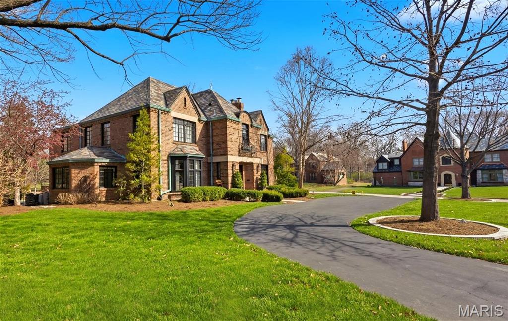 62 Lake Forest Drive