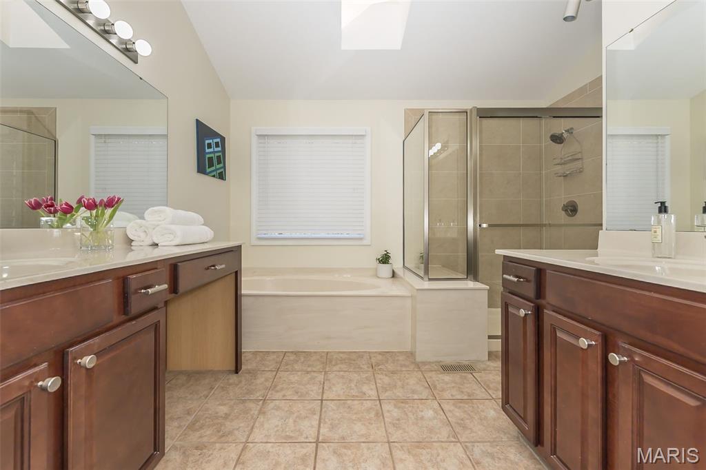 1418 Warson Oaks Court