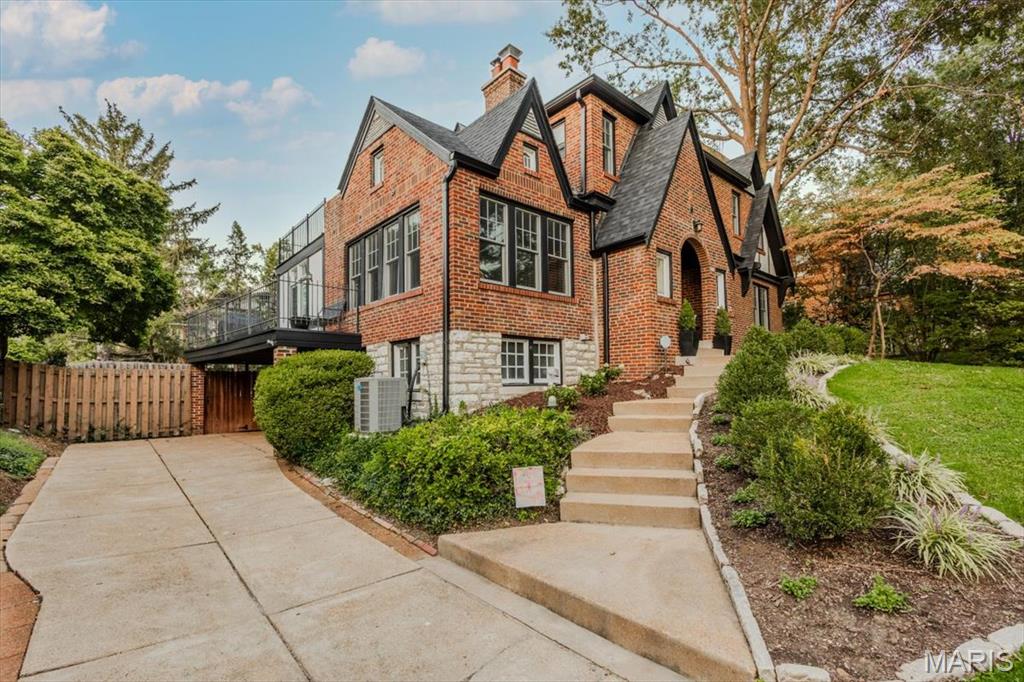 7407 Buckingham Drive