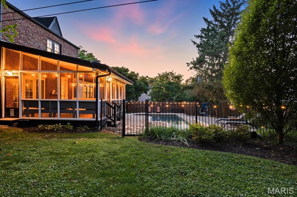 7407 Buckingham Drive