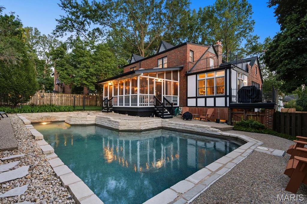 7407 Buckingham Drive