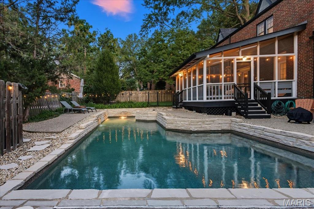 7407 Buckingham Drive