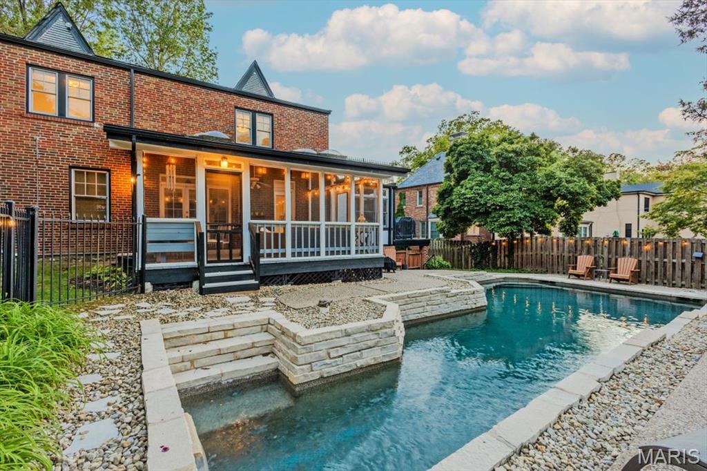 7407 Buckingham Drive