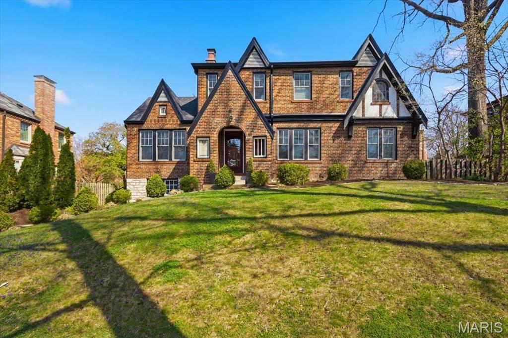 7407 Buckingham Drive