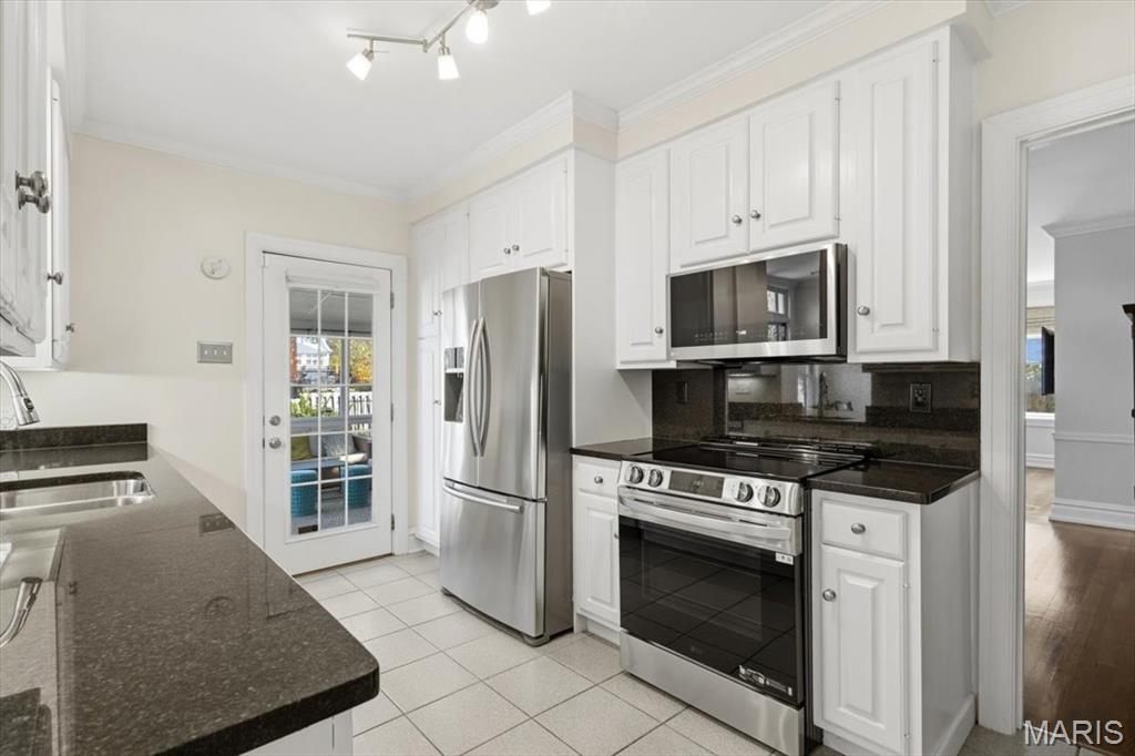 7407 Buckingham Drive