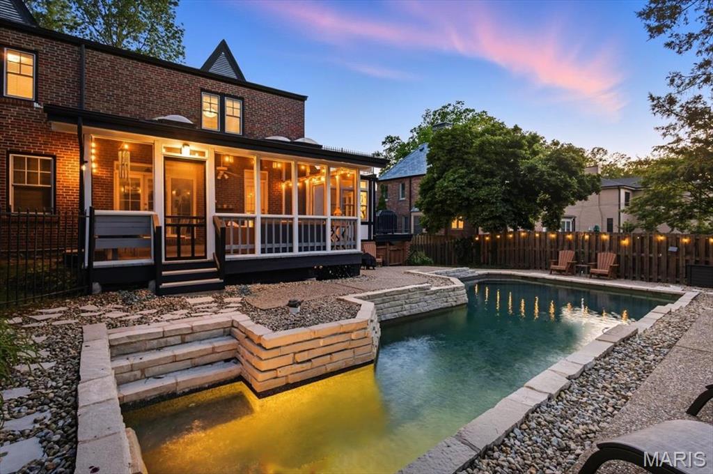 7407 Buckingham Drive