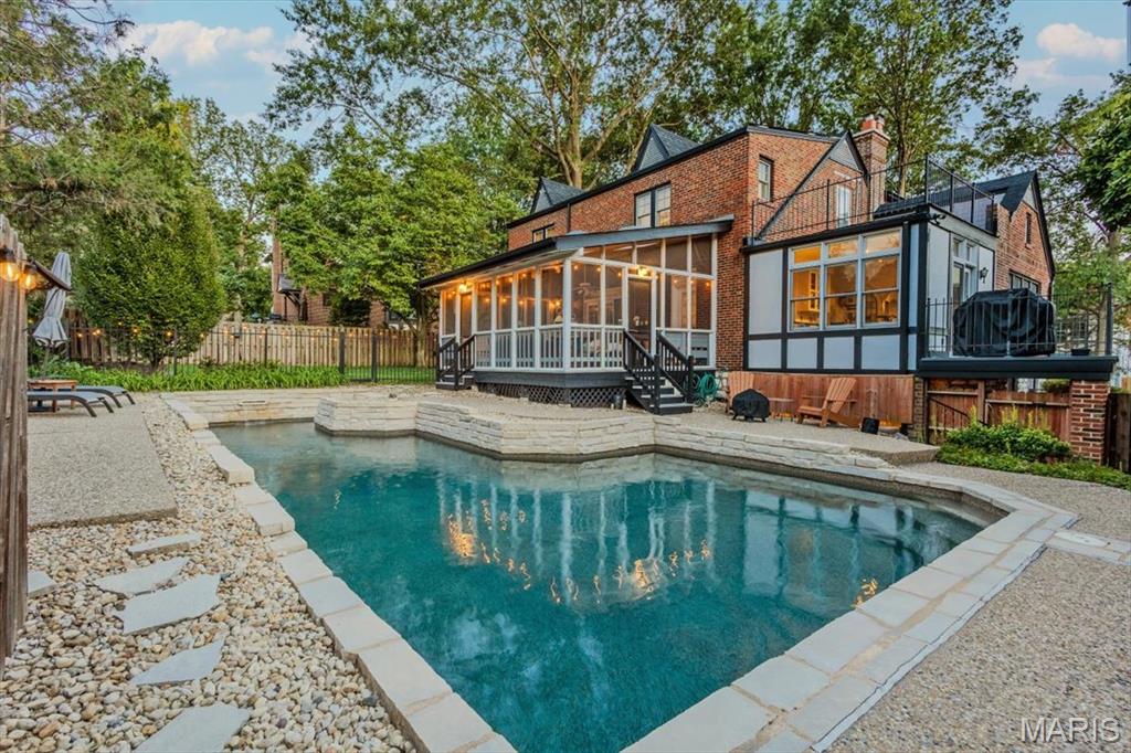 7407 Buckingham Drive