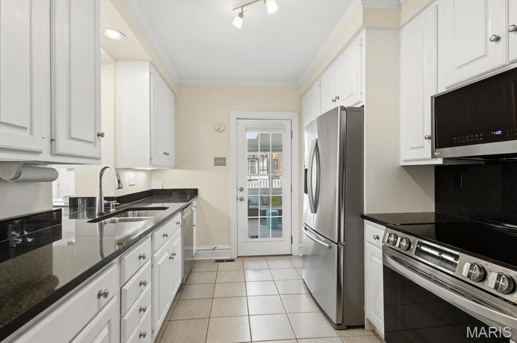 7407 Buckingham Drive