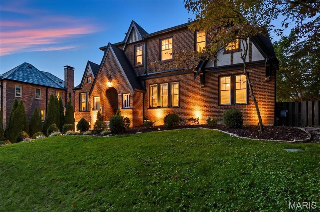 7407 Buckingham Drive