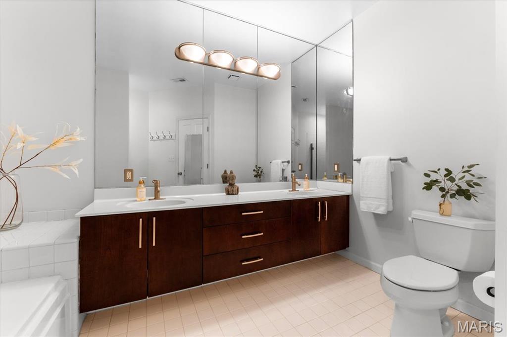 4111 W Pine Boulevard Unit: 12