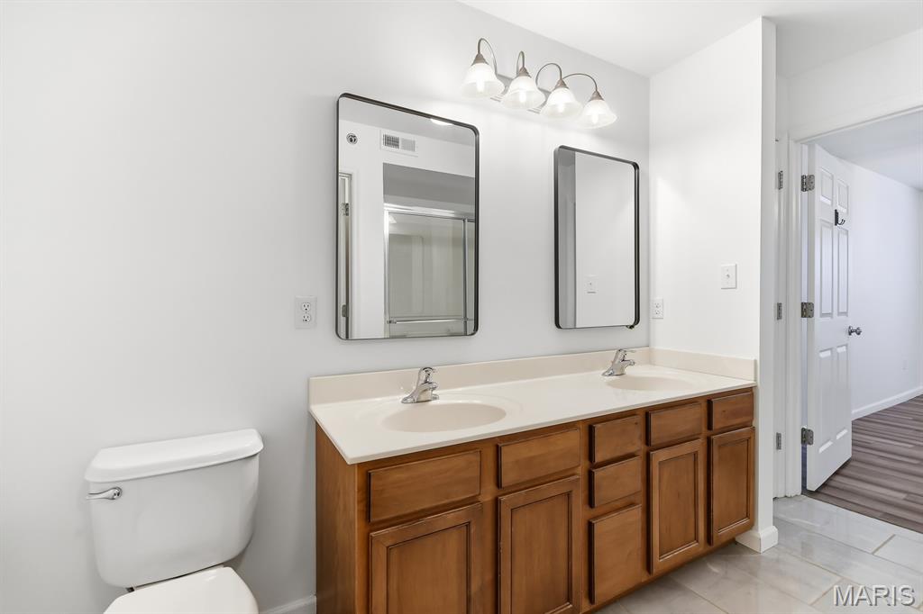 9755 Newham Drive Unit: 10D