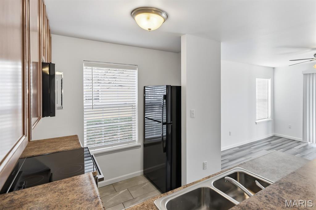 9755 Newham Drive Unit: 10D