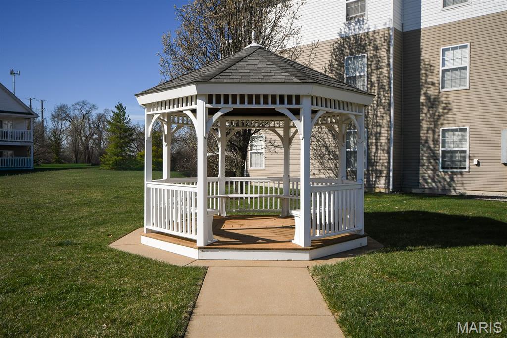 9755 Newham Drive Unit: 10D