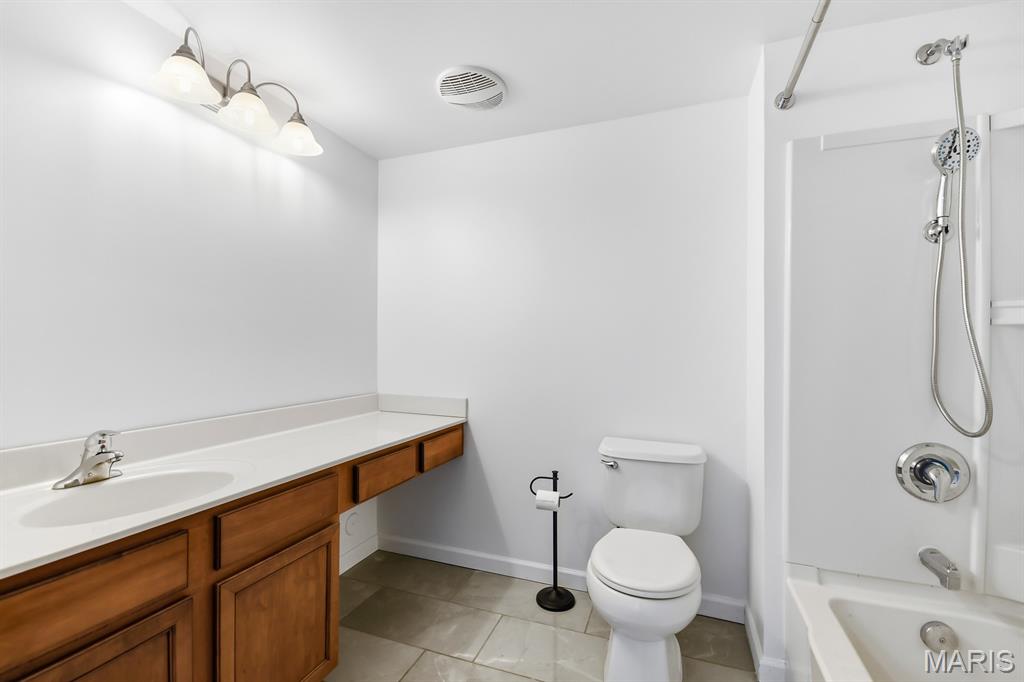 9755 Newham Drive Unit: 10D