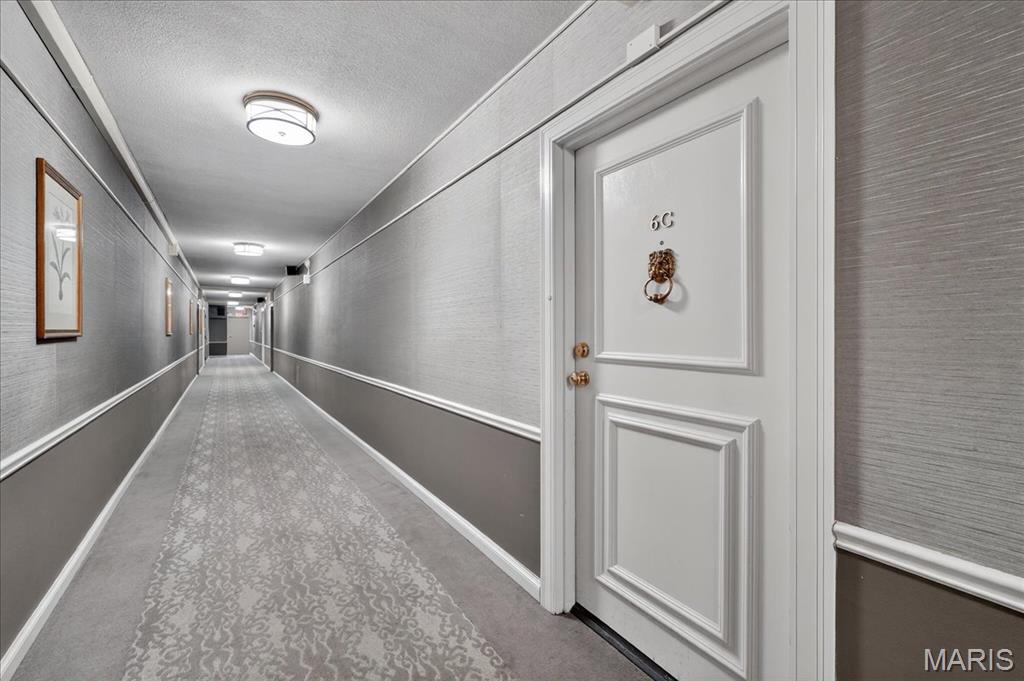 900 S Hanley Road Unit: 6C