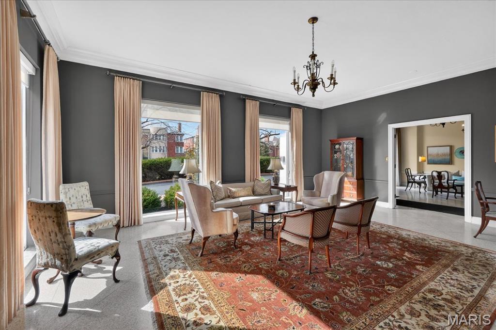 900 S Hanley Road Unit: 6C