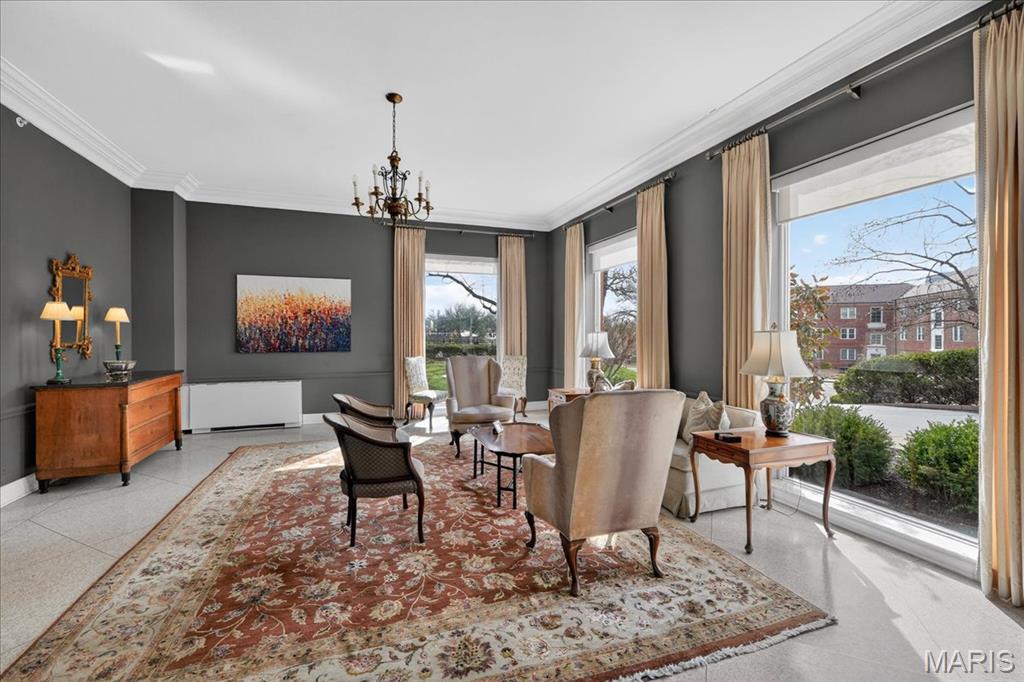 900 S Hanley Road Unit: 6C