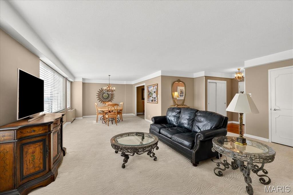 900 S Hanley Road Unit: 6C