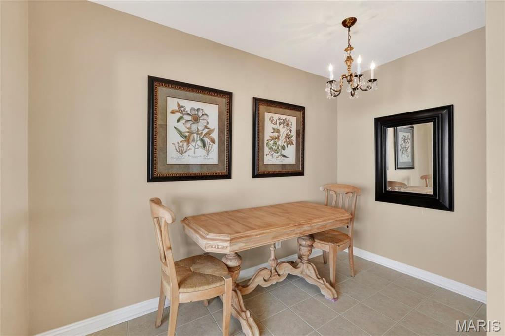 900 S Hanley Road Unit: 6C